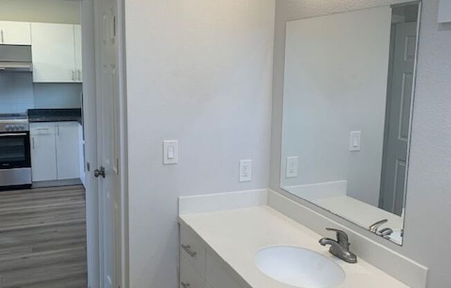 1 bed, 1 bath, $1,550, Unit #201