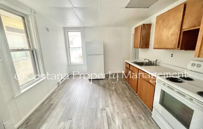 2 beds, 1 bath, 850 sqft, $900, Unit Downstairs