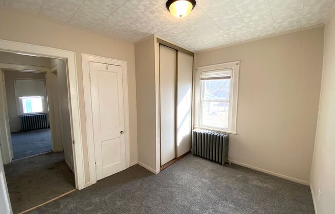 2 Bedroom, 1 Bath Home  & Garage Available in Peoria IL!