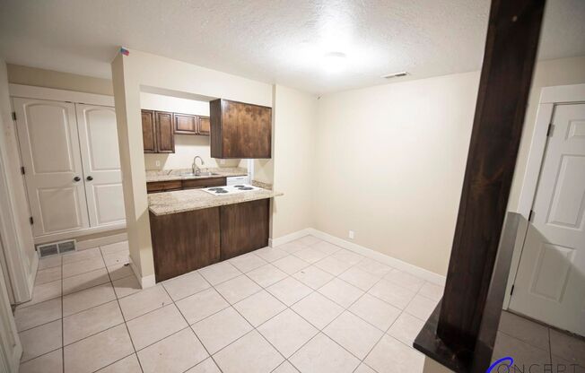 2 beds, 1 bath, 900 sqft, $1,299, Unit 7094 13