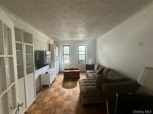 3 beds, 1 bath, 1,267 sqft, $3,400, Unit 2A