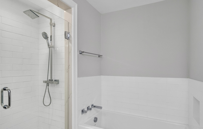 2 beds, 2.5 baths, 1,455 sqft, $4,900, Unit G6