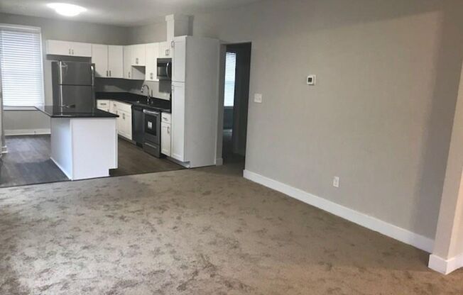 3 beds, 1 bath, 1,120 sqft, $1,550, Unit 28TH729#2-LM