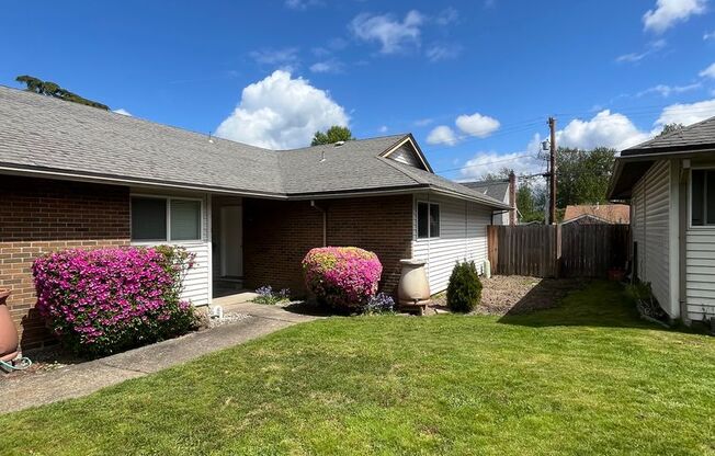 Updated 2-Bedroom Duplex in Prime Beaverton Location