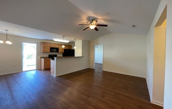 3 beds, 2 baths, $1,595