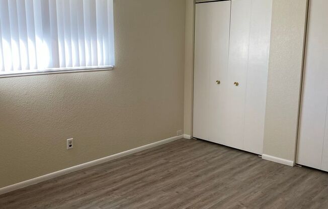 2 beds, 1 bath, $1,295