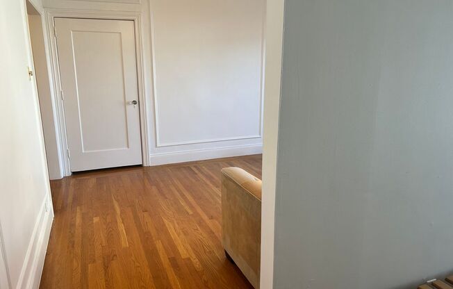 Russian Hill Large Studio Condo!