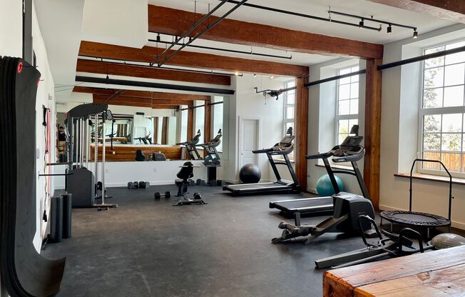 1 bed, 1 bath, 700 sqft, $1,575, Unit Unit 306 (Loft)
