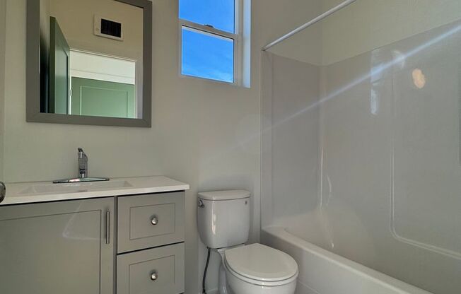 1BR, 1BA with Huge Garage