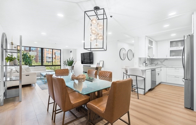 2 beds, 1.5 baths, 1,028 sqft, $4,800, Unit 206