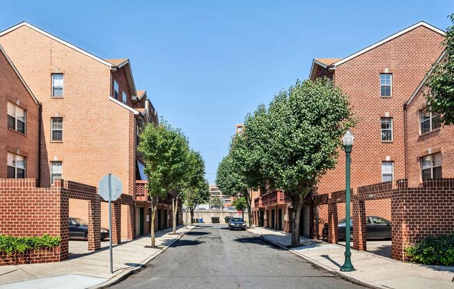 2 beds, 2 baths, 900 sqft, $1,510, Unit 1