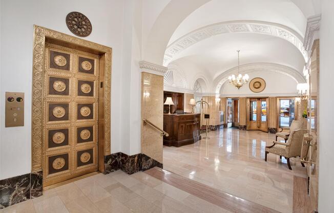575 AVE 203
