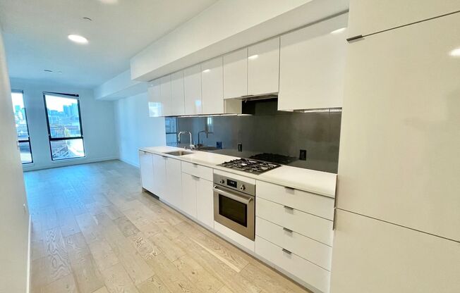 SOMA, Fitness Center, Shared Rooftop w/ Stunning Views, Laundry - PROGRESSIVE
