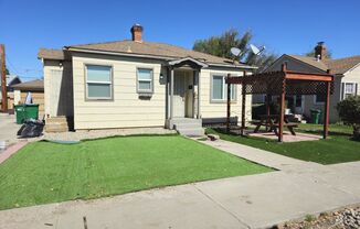 2 Bedroom | 1 Bathroom | 1-Car Garage | Midtown Reno