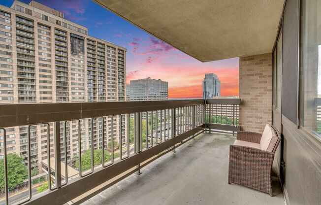 2 beds, 1.5 baths, $2,528