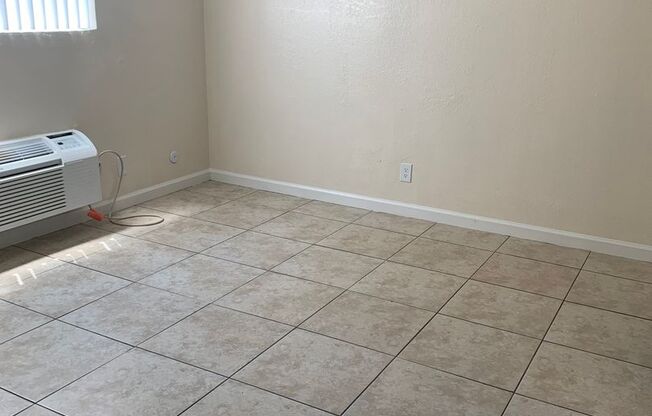1 bed, 1 bath, 620 sqft, $1,300, Unit 3220 A