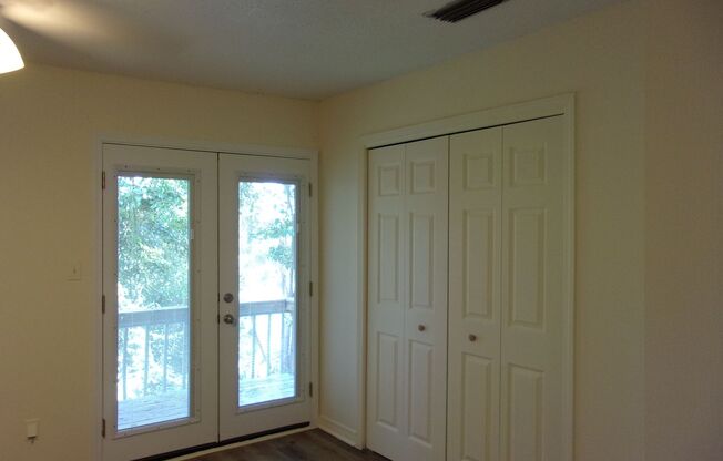 3 beds, 2 baths, $1,650