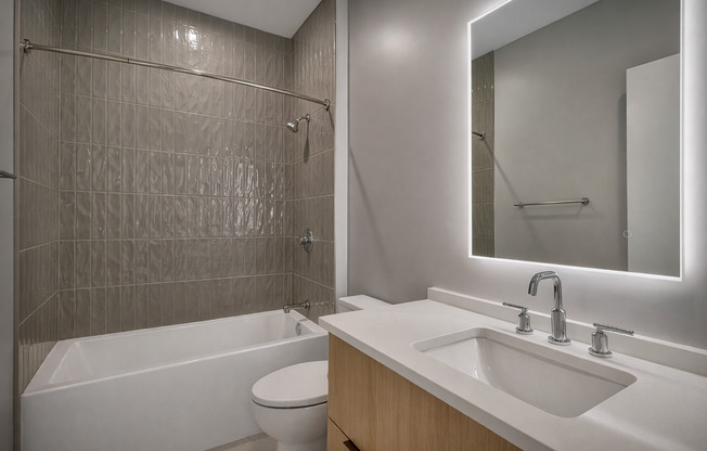 2 beds, 2 baths, 867 sqft, $4,425, Unit 805