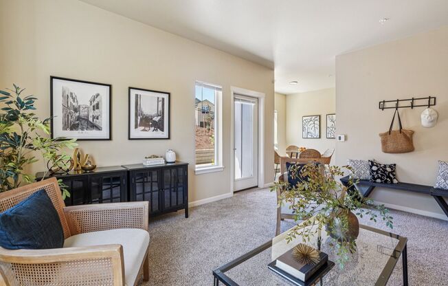 2 beds, 1 bath, 903 sqft, $1,550, Unit 192-201