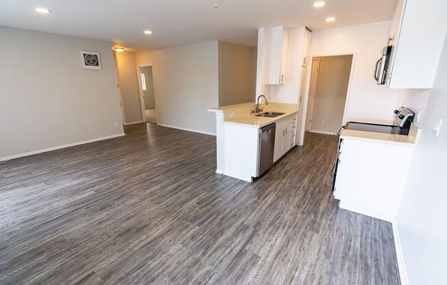 2 beds, 2 baths, 1,100 sqft, $2,398, Unit 102