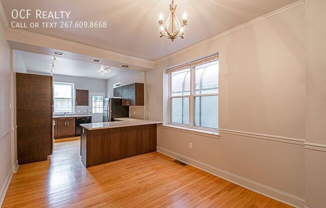 2210 LOMBARD ST