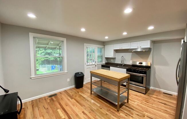 Charming 3 Bedroom/2 Bathroom in the heart of Hampden, MD!