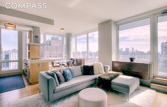 450 W 17 ST