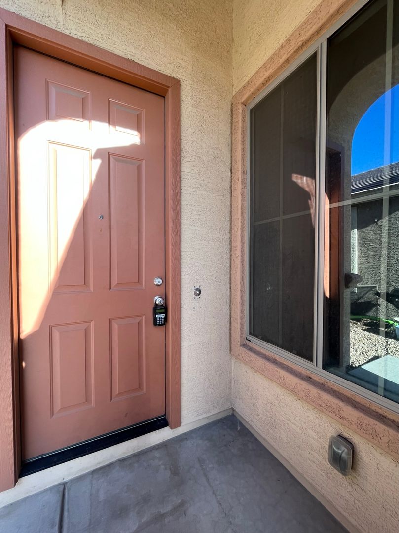 3 Bedroom Home in the Beacon Heights Community Near W Peoria Ave and N 55th Ave!