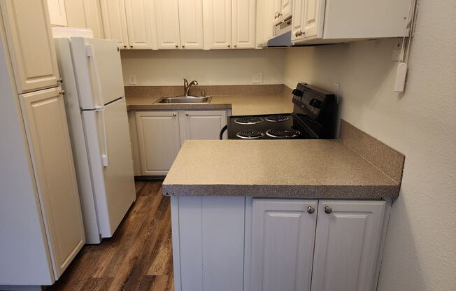 2 beds, 2 baths, 987 sqft, $2,250, Unit 243