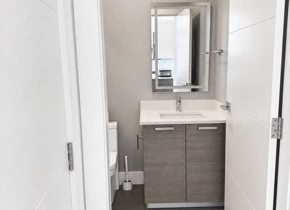 2 beds, 2 baths, 1,089 sqft, $4,500, Unit 501