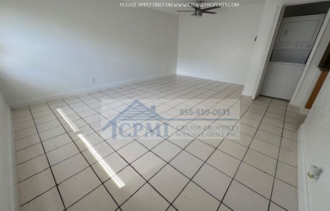 2 beds, 1 bath, 827 sqft, $1,825, Unit 555