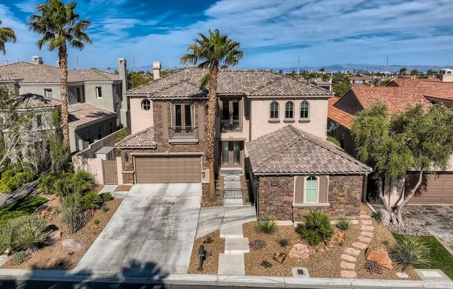 Guard Gated Red Rock Country Club w/Pool & Spa in Summerlin