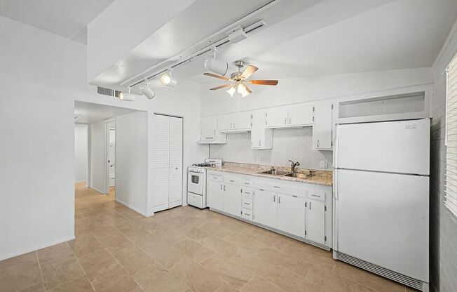 10606 W Oakmont, Sun City - Spacious 3 bed, 2 bath-Adult Community