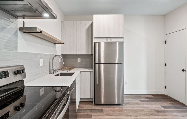 1 bed, 1 bath, 411 sqft, $1,365, Unit L11