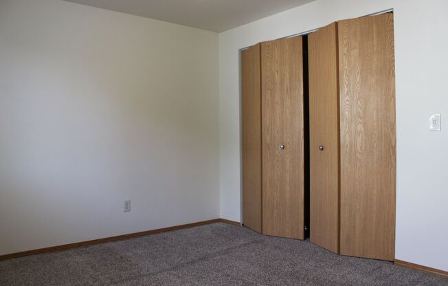 2 beds, 1 bath, 1,050 sqft, $1,199.99, Unit 142-07