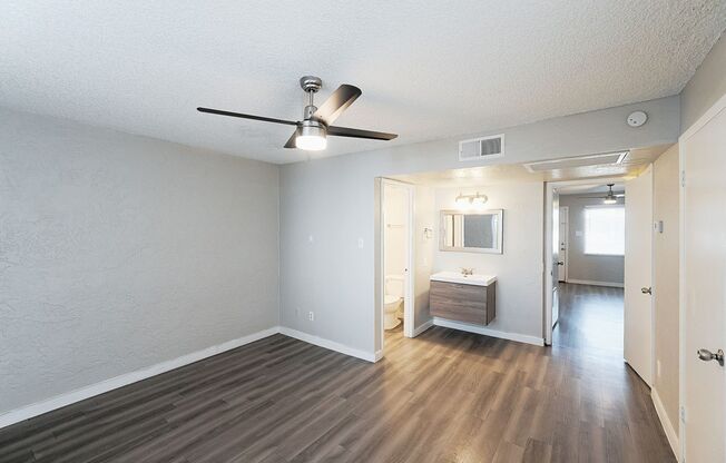 1 bed, 1 bath, 677 sqft, $1,050, Unit A142