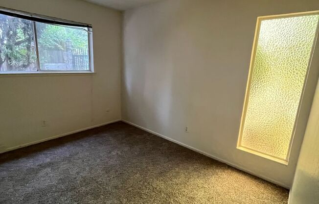 2 beds, 1 bath, $1,850, Unit 1