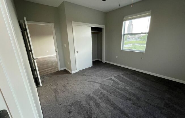 2 beds, 2 baths, 956 sqft, $1,595, Unit 524
