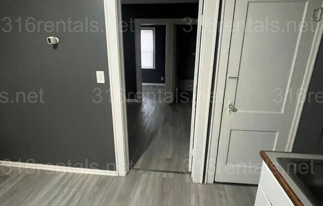$745 - 2 bed 1 bath - Duplex