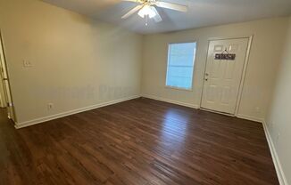 2 beds, 1 bath, 788 sqft, $850, Unit 4