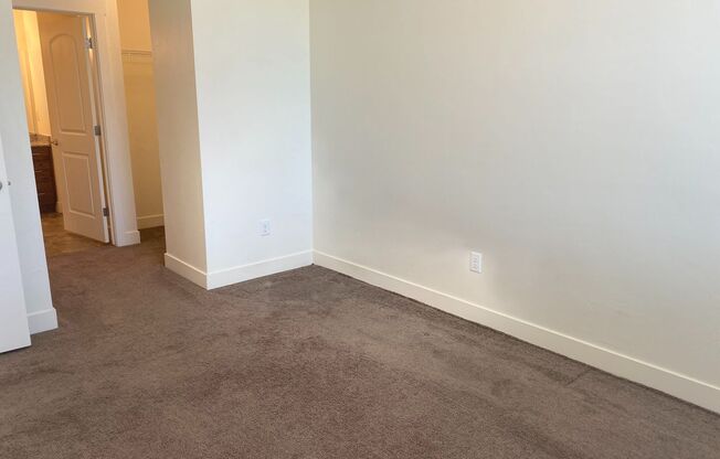2 beds, 2 baths, 964 sqft, $1,550, Unit 332