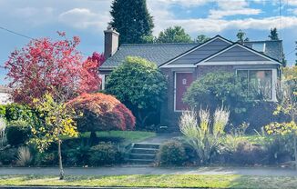 Spacious Ballard House with Fully Enclosed Yard!