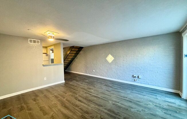 2 beds, 1 bath, $1,300