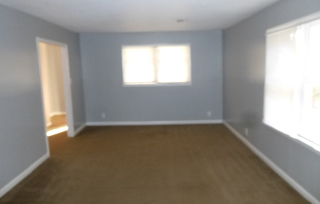 3 beds, 2 baths, $1,100