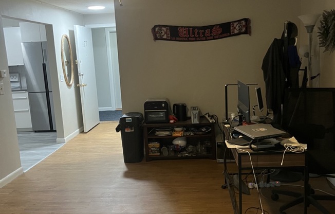 1 bed, 1 bath, 750 sqft, $2,550, Unit 27