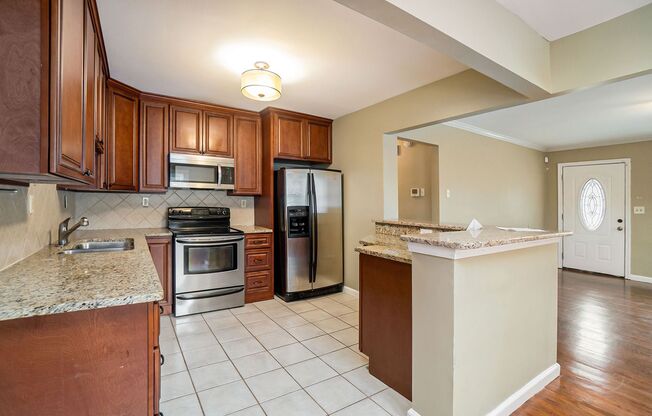 3 bdrm, 2 bath in Dearborn Park
