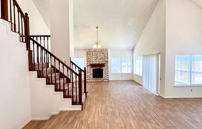 Very nice two-story 3/2.5/2 home in desirable Easton Commons subdivision near Copperfield!