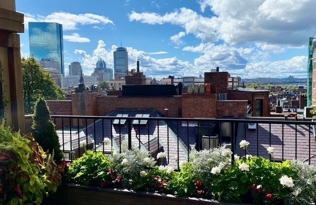 72 MT VERNON ST