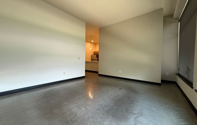 1 bed, 1 bath, 872 sqft, $1,725, Unit 142-114