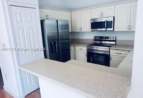 3 beds, 2.5 baths, $3,600, Unit # 7611